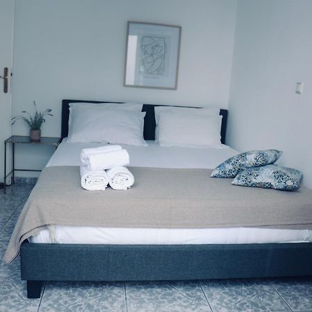 Coastline Apartment Néa Péramos Eksteriør bilde