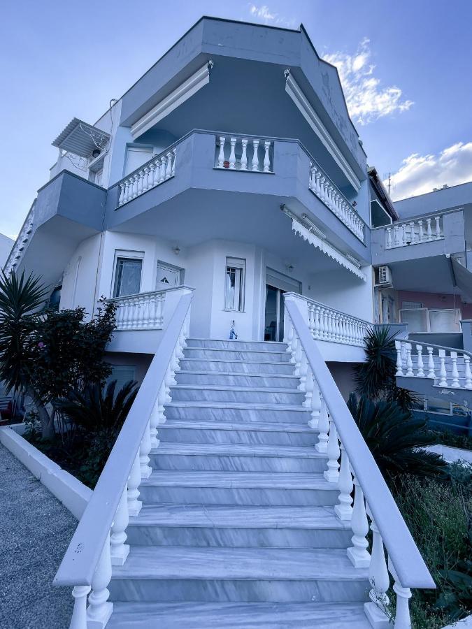 Coastline Apartment Néa Péramos Eksteriør bilde