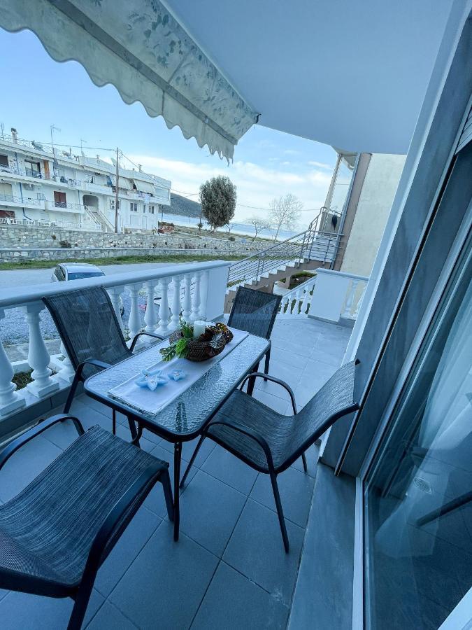 Coastline Apartment Néa Péramos Eksteriør bilde