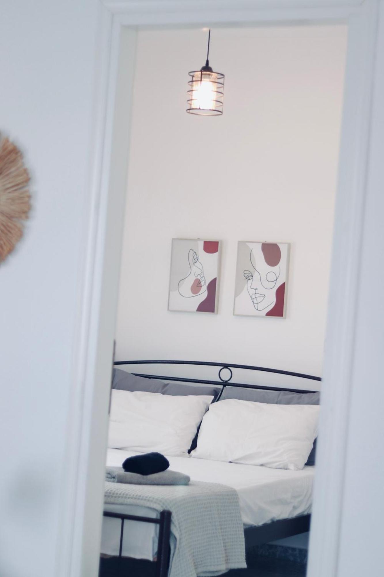 Coastline Apartment Néa Péramos Eksteriør bilde