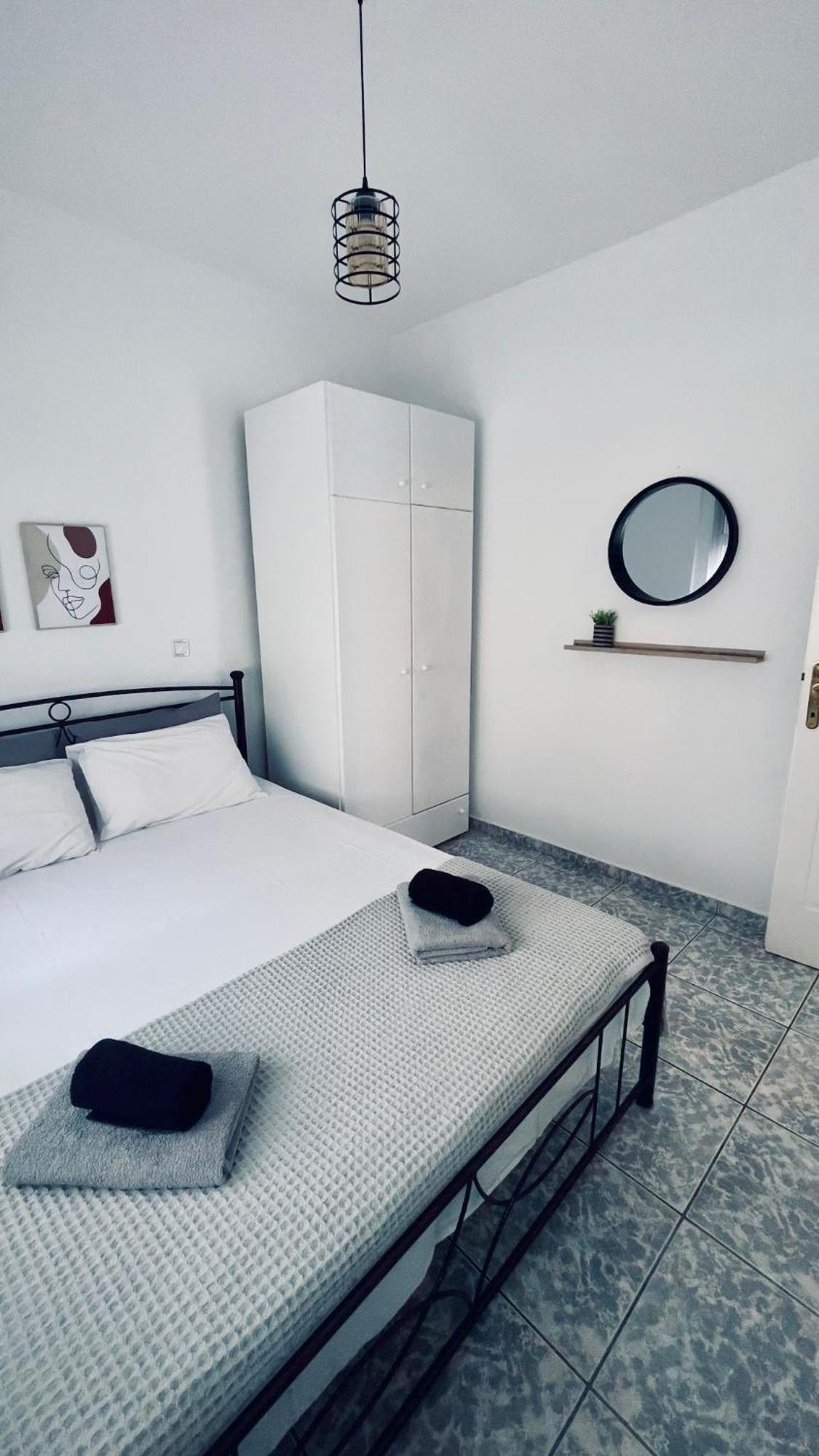 Coastline Apartment Néa Péramos Eksteriør bilde